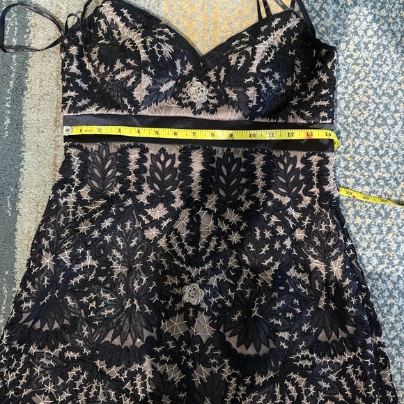 Sue Wong Little Black Dress/ Embroidery/ Size-6 EUC - Picture 8 of 11